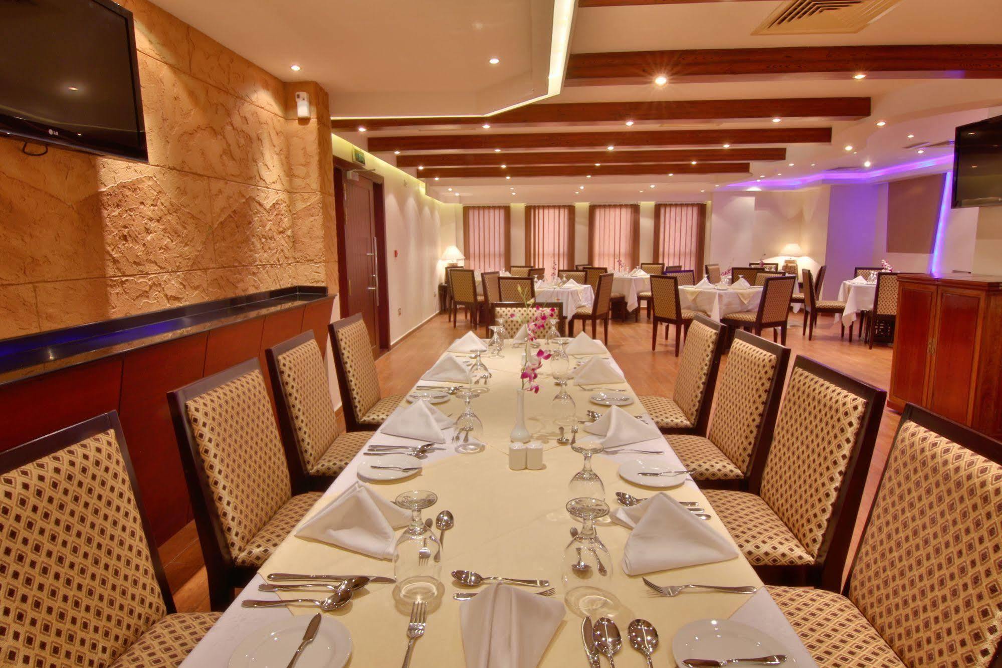 Majan Continental Hotel Masqat Buitenkant foto