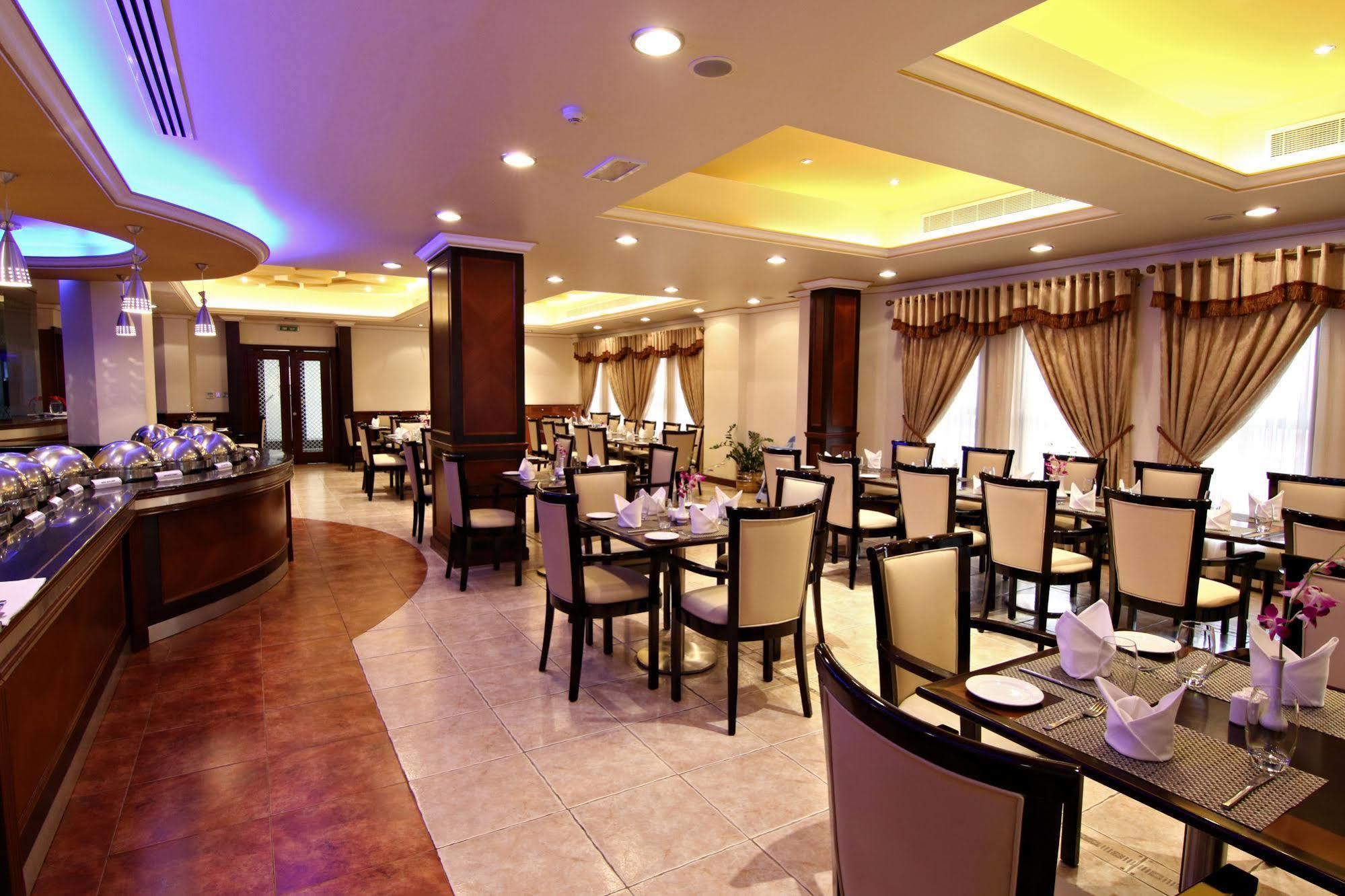 Majan Continental Hotel Masqat Buitenkant foto