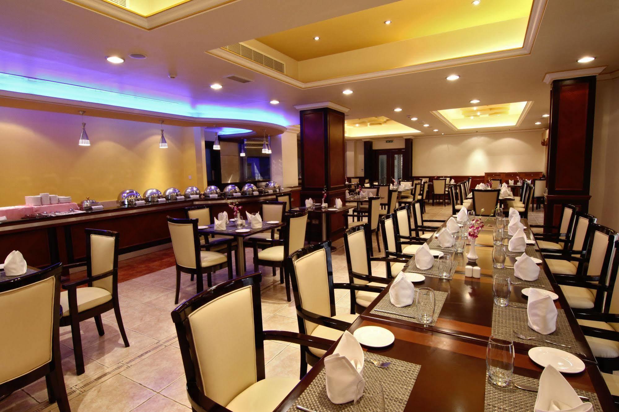 Majan Continental Hotel Masqat Buitenkant foto