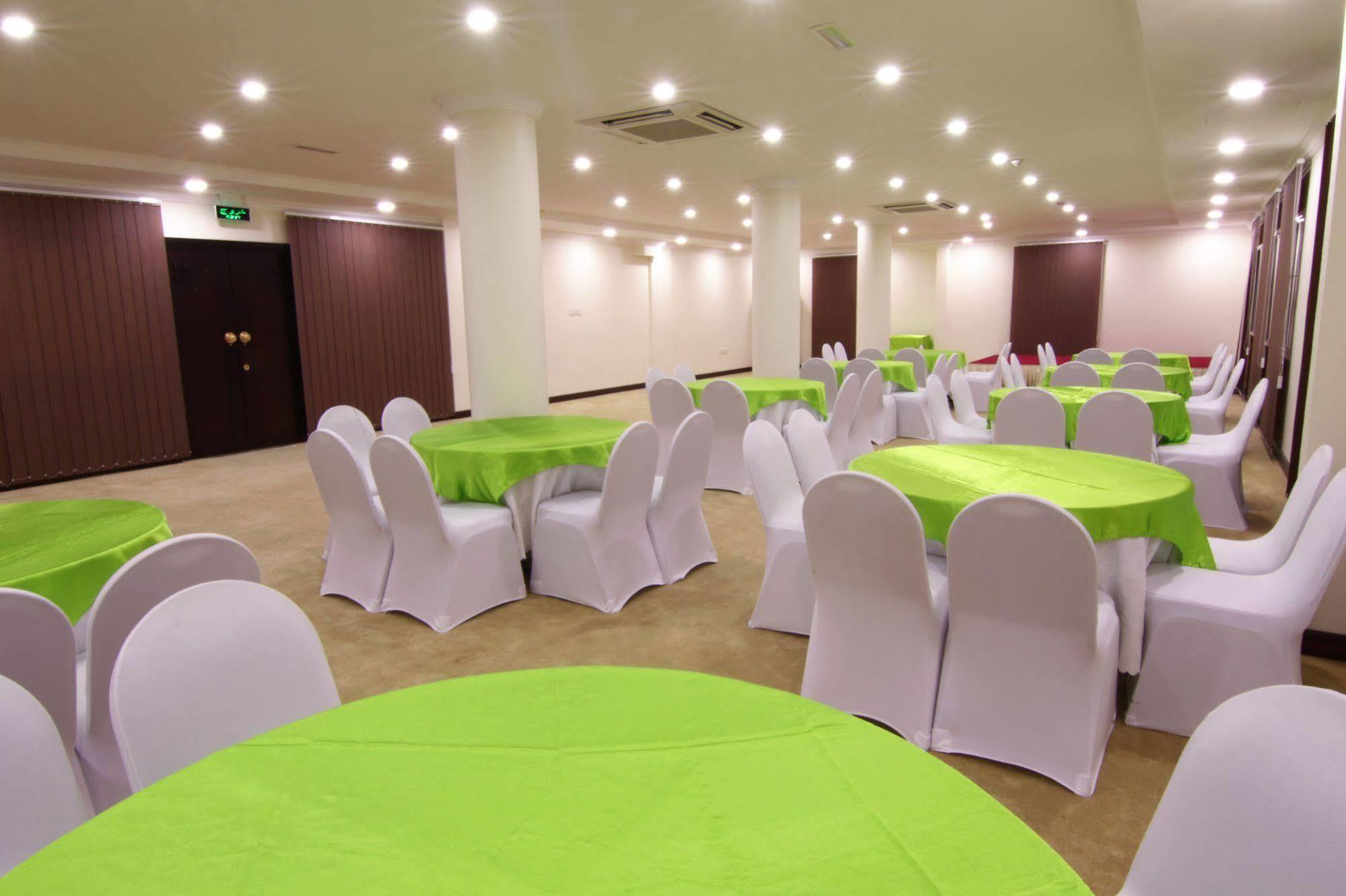 Majan Continental Hotel Masqat Buitenkant foto